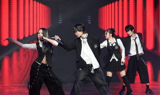 멋진 무대 선보이는 그룹 초코