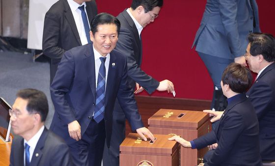 강선우 체포동의안 투표하는 정청래