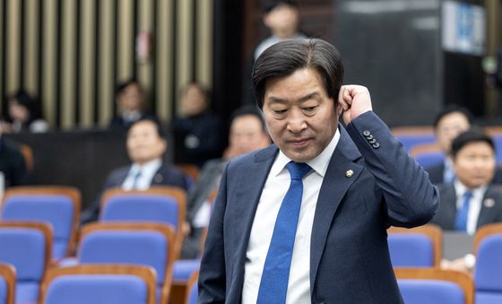 의총 참석하는 황명선 의원