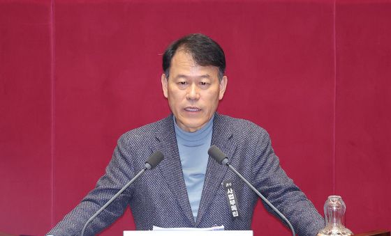 필리버스터 돌입한 윤한홍