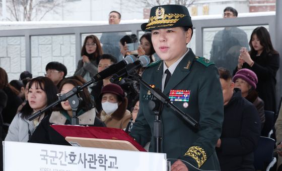 축사하는 김윤주 국군간호사관학교 교장