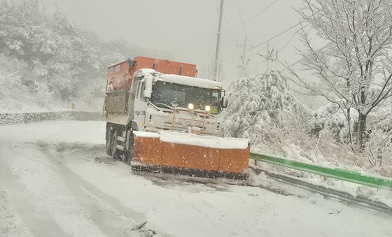 포항 죽장면 도로 통제