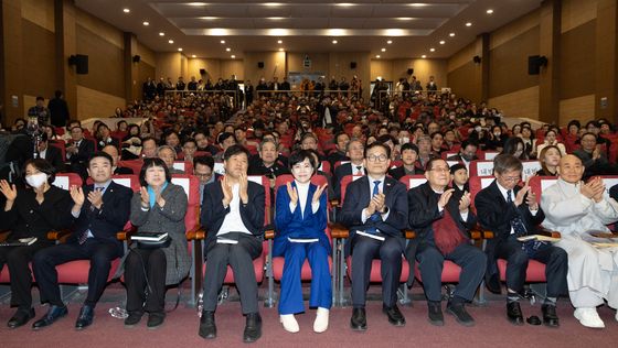김용 전 민주연구원 부원장, 송영길 전 대표 등 참석한 전현희 의원 출판기념회