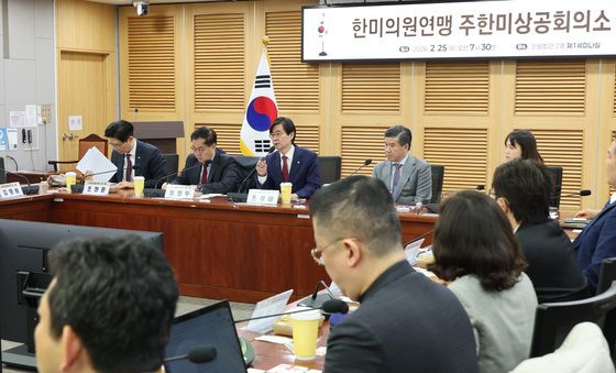 암창 간담회 인사말하는 조경태