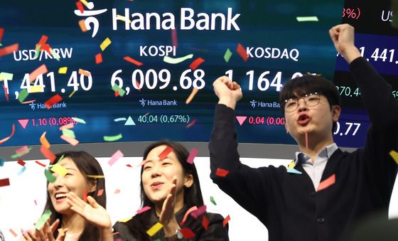 '꿈의 6000' 뚫은 코스피