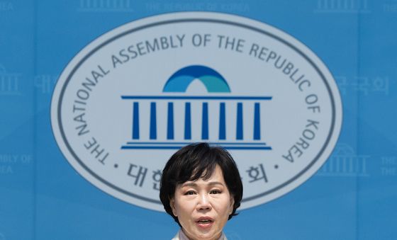 서울시 정책 공약 발표 기자회견하는 전현희