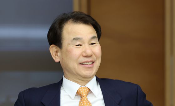 생산적 금융 대전환 회의 자리한 정은보 이사장