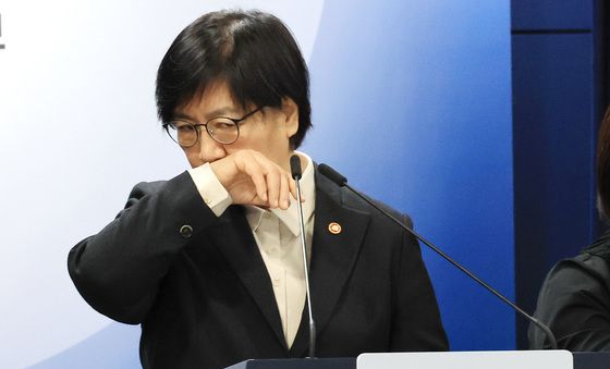 정은경 장관, 응급환자 이송쳬게 혁신 시범사업 브리핑