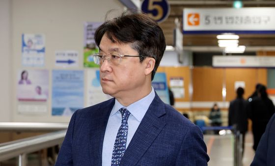 박현종 전 bhc 회장, 배임·횡령 의혹 공판 출석