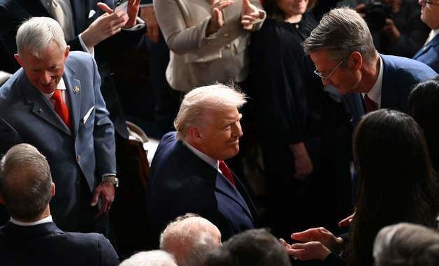 [포토] 美 하원 회의장 입장하는 트럼프