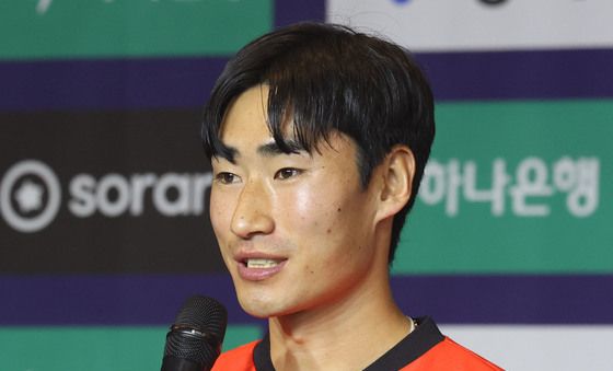 시즌 각오 밝히는 강원 서민우
