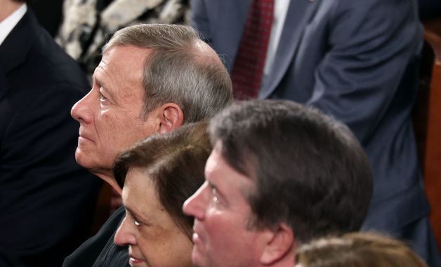 [포토] 상호관세 위법 판결 내린 美대법관들