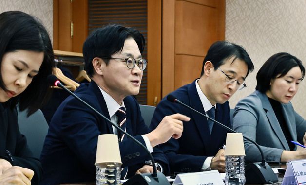 발언하는 김정관 산업부 장관