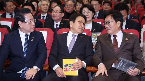 김영록·강기정과 대화하는 우원식 의장