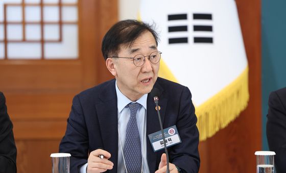 안건보고하는 김윤덕 국토부장관