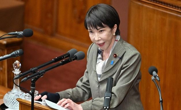 [포토] 답변 중인 다카이치 사나에