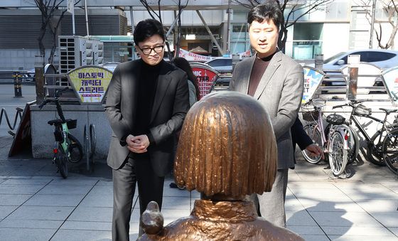 대구 '평화의 소녀상' 찾은 한동훈