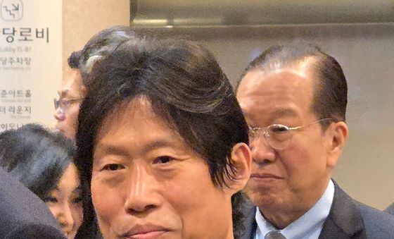 정주영 추모 음악회 참석한 배우 유해진