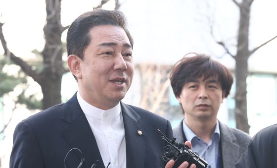 '공천헌금 수수 의혹' 김병기 의원 경찰 소환조사