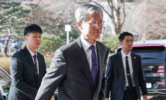 대법원 출근하는 조희대 대법원장