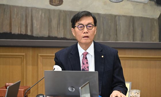 금통위 주재하는 이창용 총재