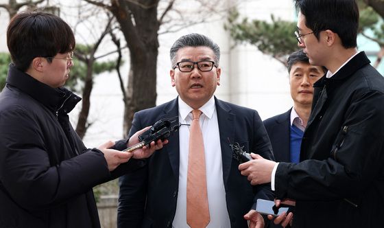 '서해피격 기밀 유출 혐의' 유병호 감사위원 경찰 출석