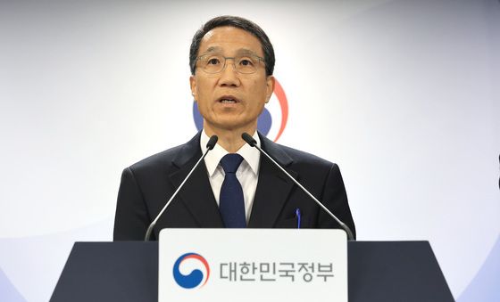 가짜뉴스 엄정 대응 담화문 발표하는 유재성 경찰청장 직무대행