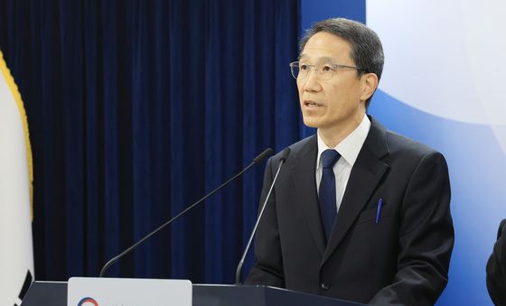 가짜뉴스 엄정 대응 담화문 발표하는 유재성 경찰청장 직무대행