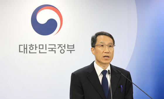 가짜뉴스 엄정 대응 담화문 발표하는 유재성 경찰청장 직무대행