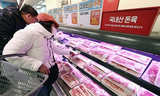 정부 "민생물가 특별관리"…대형마트, 할인행사 시작