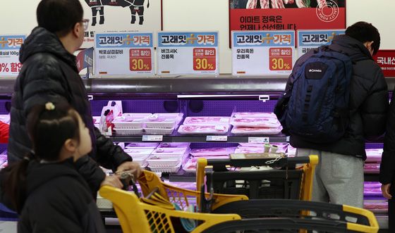 '삼삼데이 앞두고 돼지고기 할인'