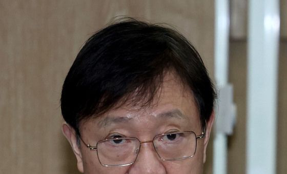 간담회 발언하는 이찬진 금감원장