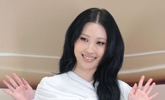 이사배, 우아한 미소