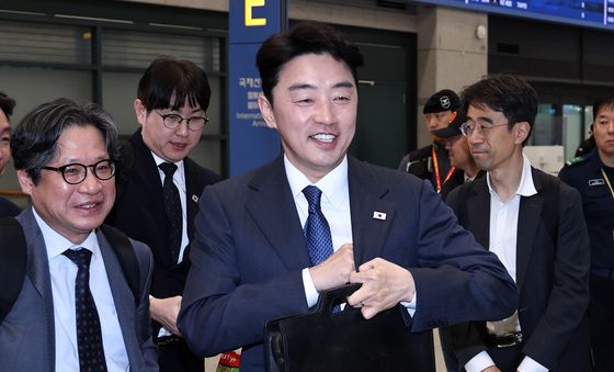 '전략경제협력 특사' 강훈식 비서실장, UAE 방문 마치고 귀국