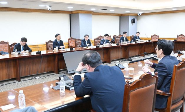 구윤철 부총리, 시장상황점검회의 주재