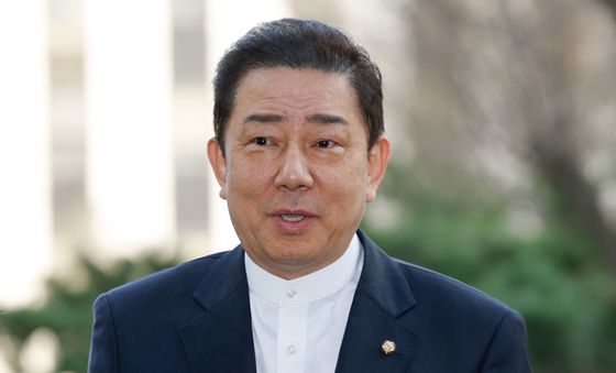 김병기 의원, 경찰 2차 조사 출석