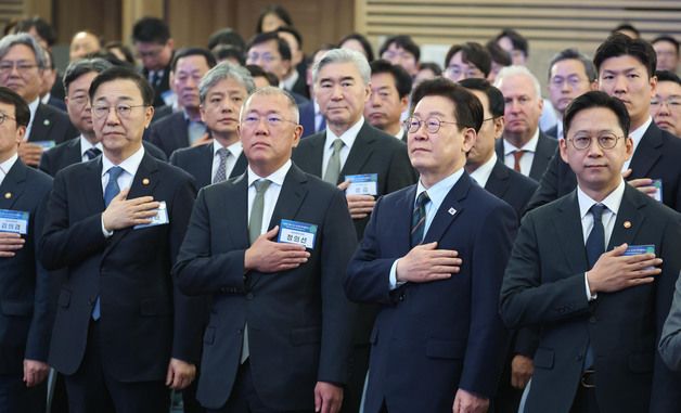 이재명 대통령, 새만금 로봇·수소·AI 시티 투자협약식 참석