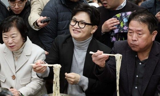 서문시장 국수 먹는 한동훈