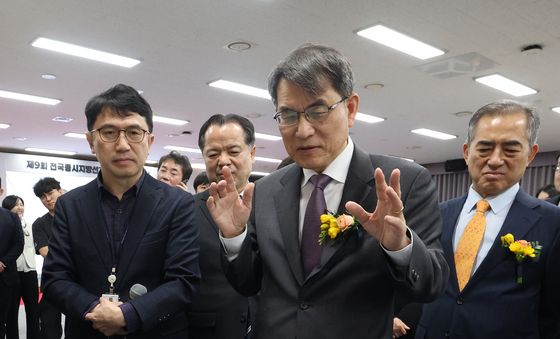 노태악 선관위원장, 지방선거 투표지 분류기 시연