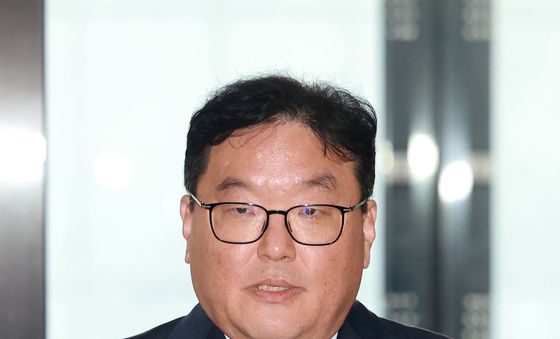반박 기자회견 갖는 엄희준 검사