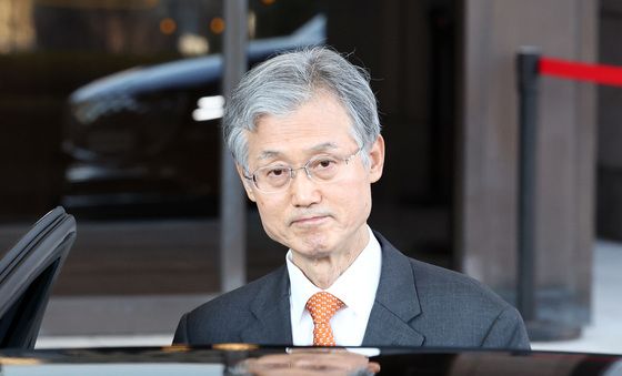 퇴근하는 조희대 대법원장