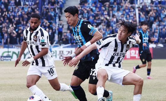 FC서울 수비 뚫는 이주용