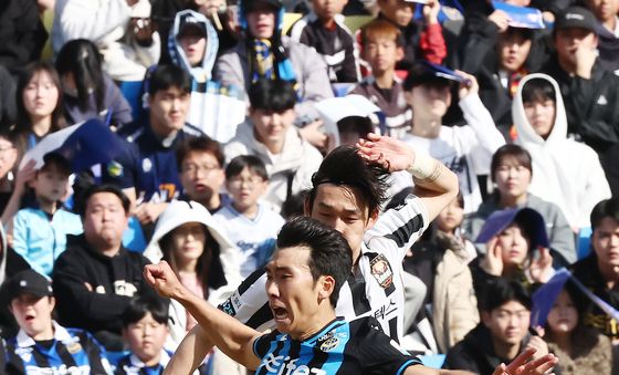 골문 앞에서 막히는 김명순