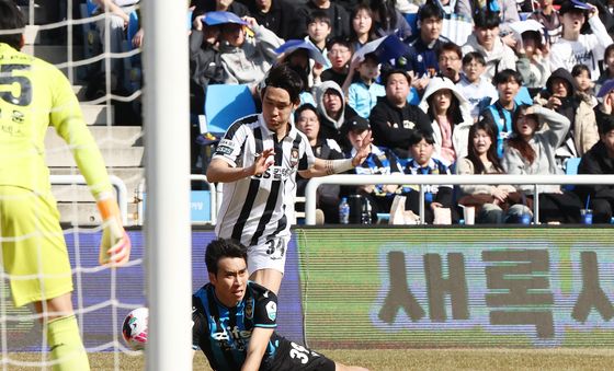 골문 앞에서 막히는 김명순