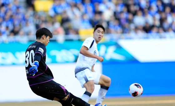 김준홍, 수원 데뷔