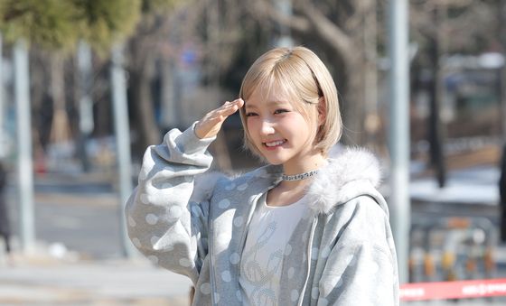 지유, 봄을 닮은 미소