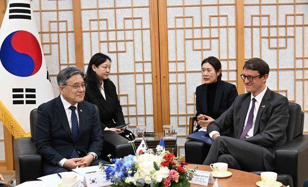 주한프랑스대사와 환담하는 허민 국가유산청장