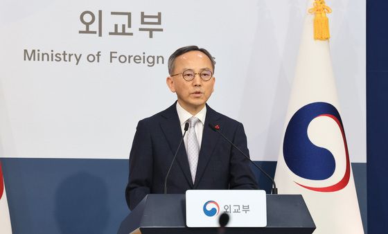 정례브리핑하는 박일 외교부 대변인