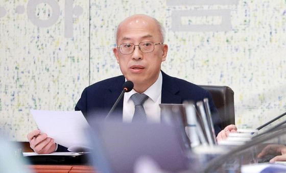 발언하는 조원철 법제처장