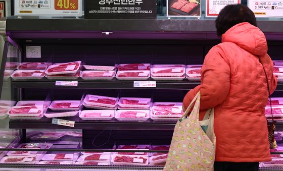 소비자물가 5개월 만에 최저…축산물·수산물은 상승세